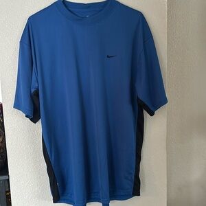 Nike dry fit blu and black shirt size XL